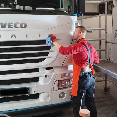 Truckaufbereitung Solingen, LKW- Aufbereitung Solingen, Traktor Aufbereitung Solingen, Nutzfahrzeugaufbereitung Solingen